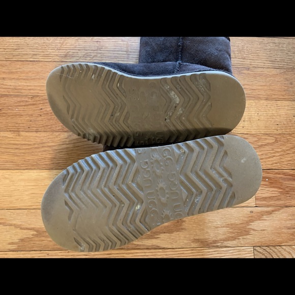 Uggs short dark brown size 5 - Picture 7 of 9